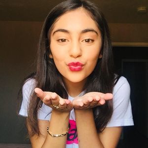 Meet your Posher, Elsa patricia